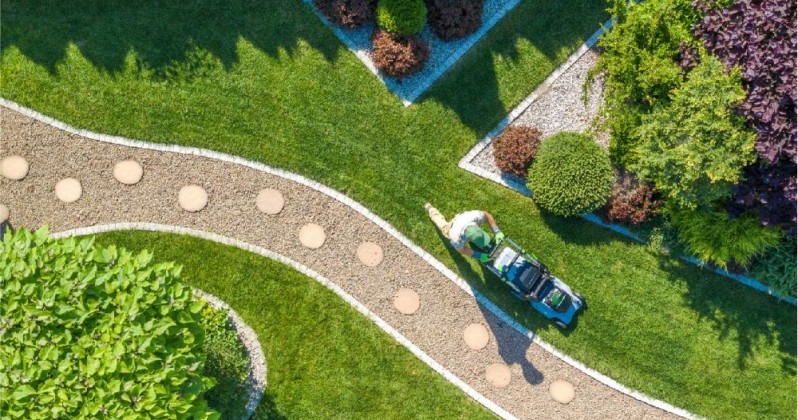 Landscaping - Enhance The Value Of Real Estate