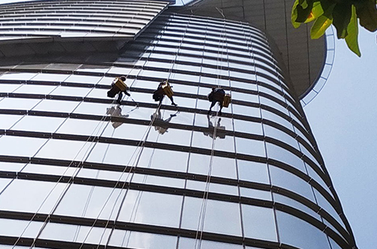 The Important Of Glass Cleaning In Buildings